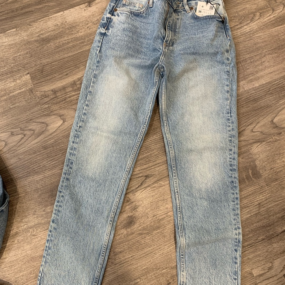 Zara slim high rise cropped jeans size 4